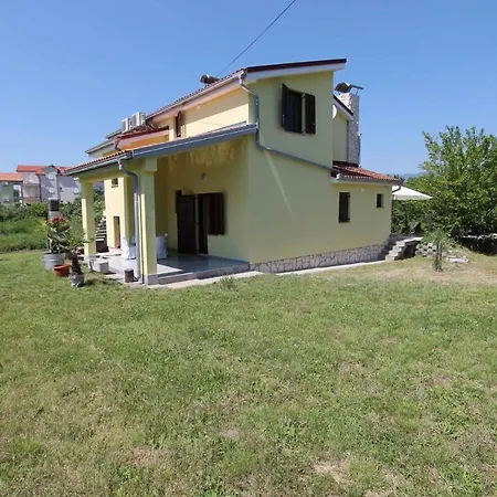 8 Apartment