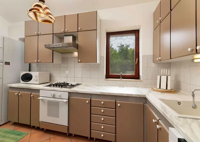 8 Apartment